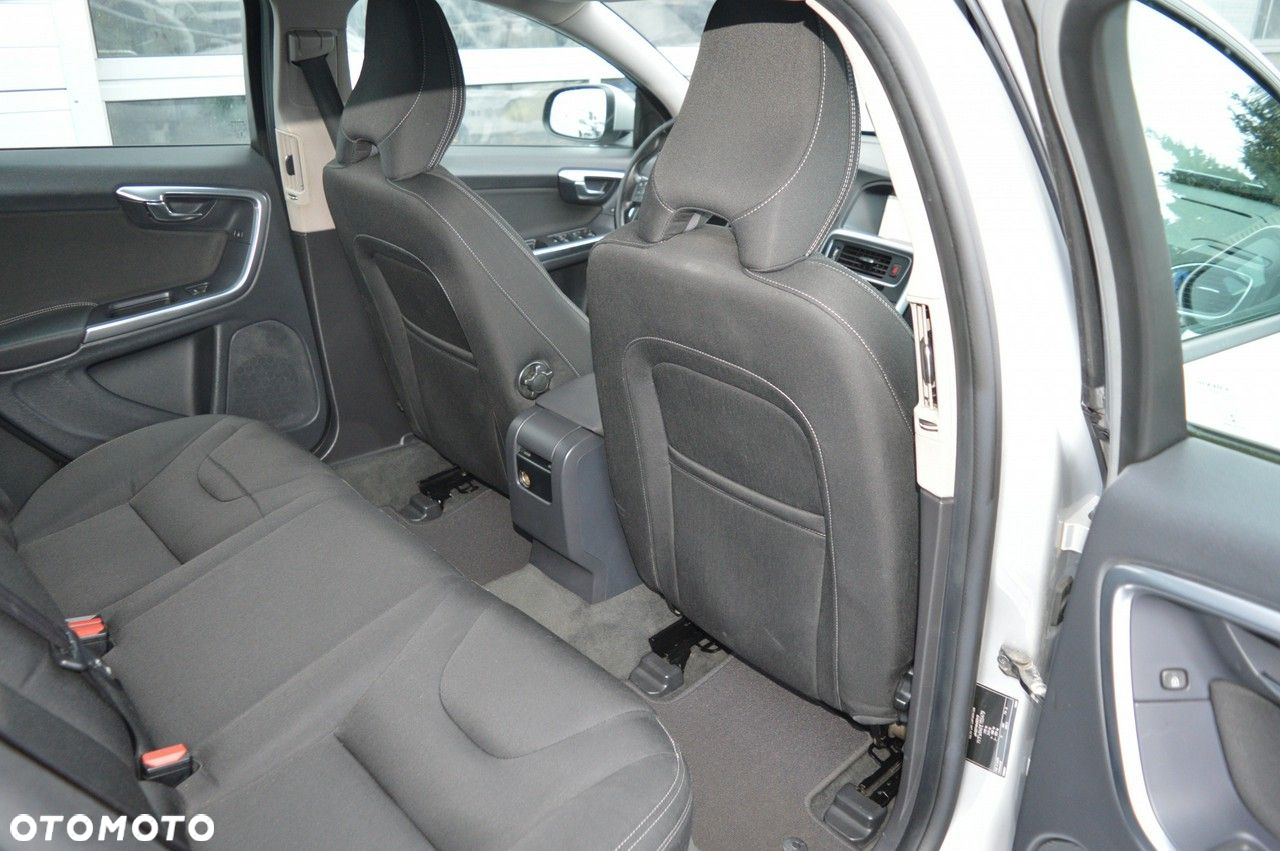 Volvo V60 D2 Kinetic - 31
