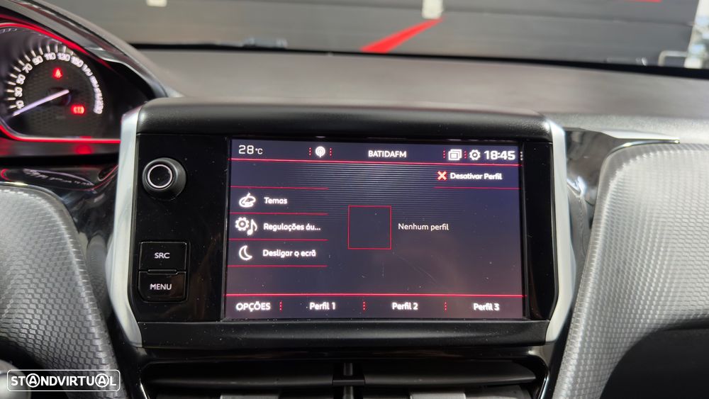 Peugeot 2008 1.2 PureTech GT Line - 23