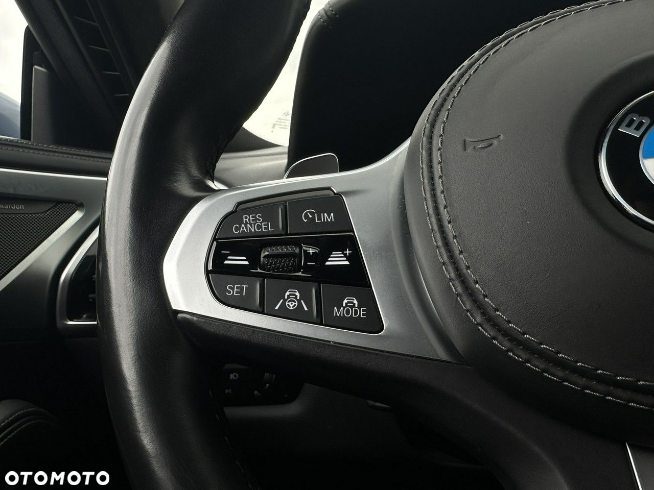 BMW Seria 8 - 13