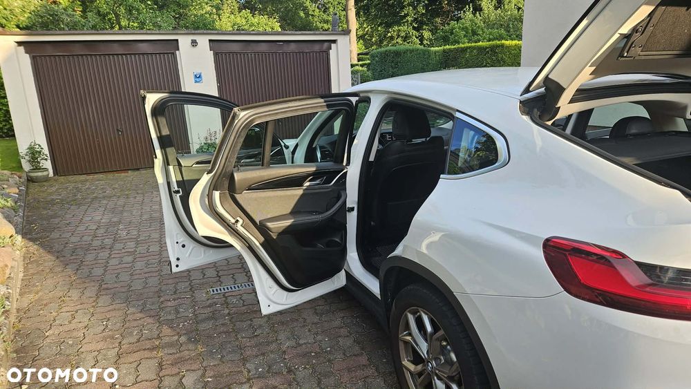 BMW X4 xDrive20d sport - 4