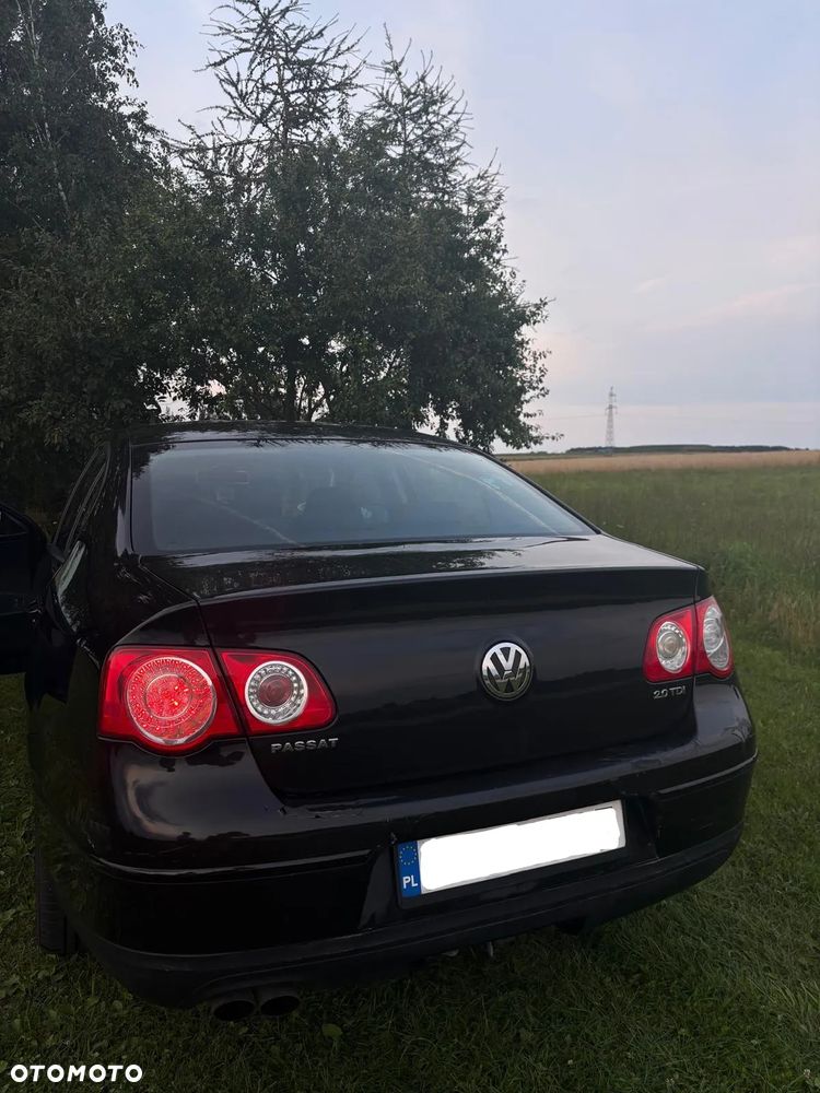 Volkswagen Passat 2.0 TDI Comfortline - 6