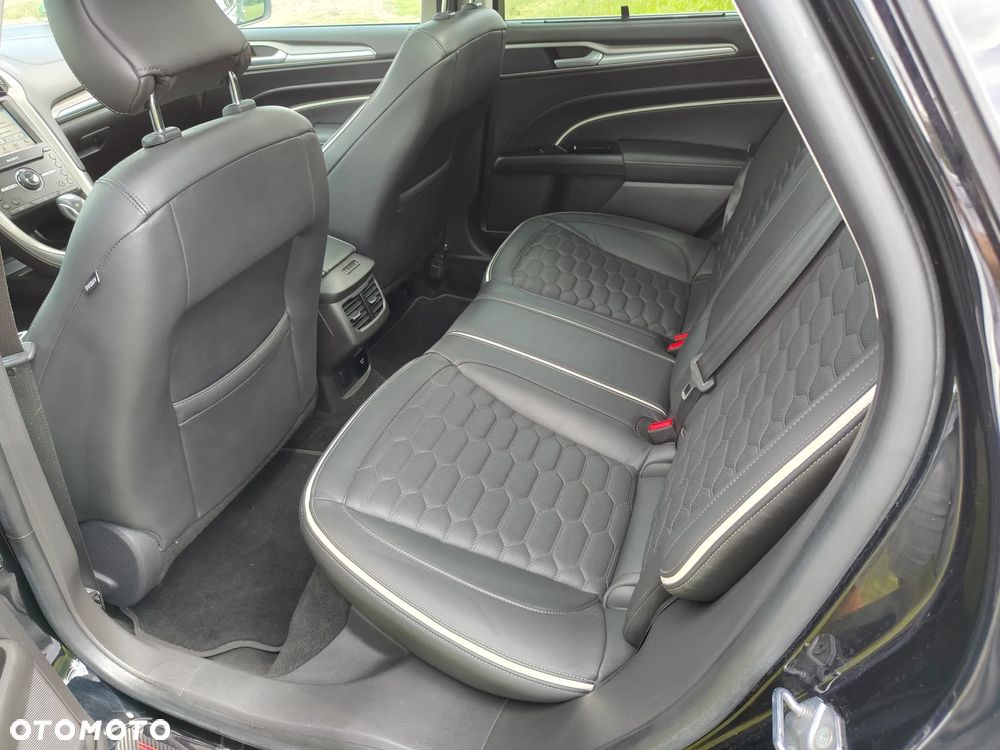Ford Mondeo Vignale 2.0 TDCi 4WD PowerShift - 32