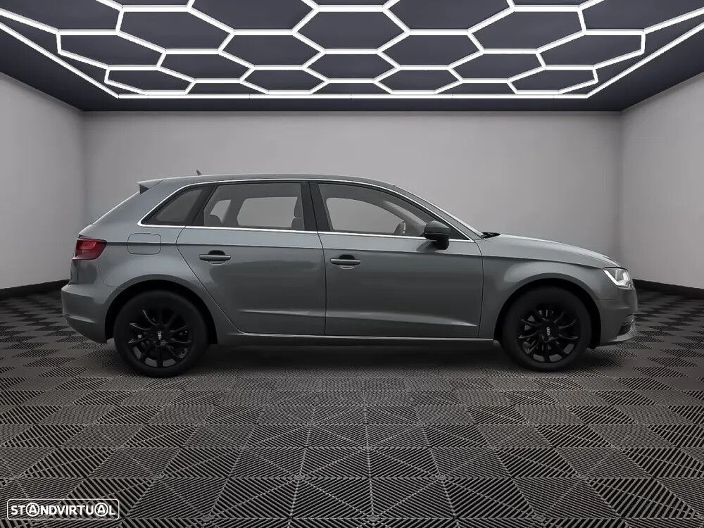 Audi A3 Sportback 1.6 TDI Attraction - 5