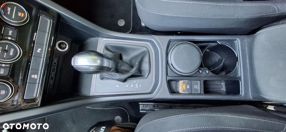Volkswagen Touran 2.0 TDI SCR DSG Join - 16