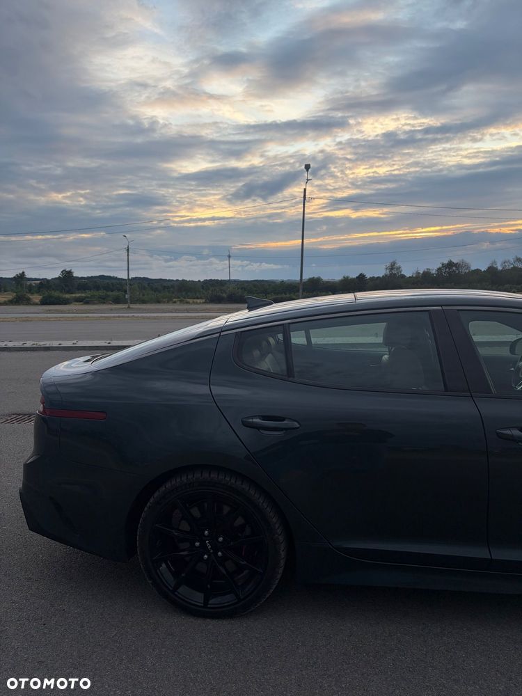 Kia Stinger 3.3 T-GDI V6 GT AWD - 14