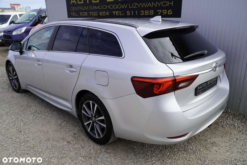 Toyota Avensis 2.0 D-4D Premium - 40