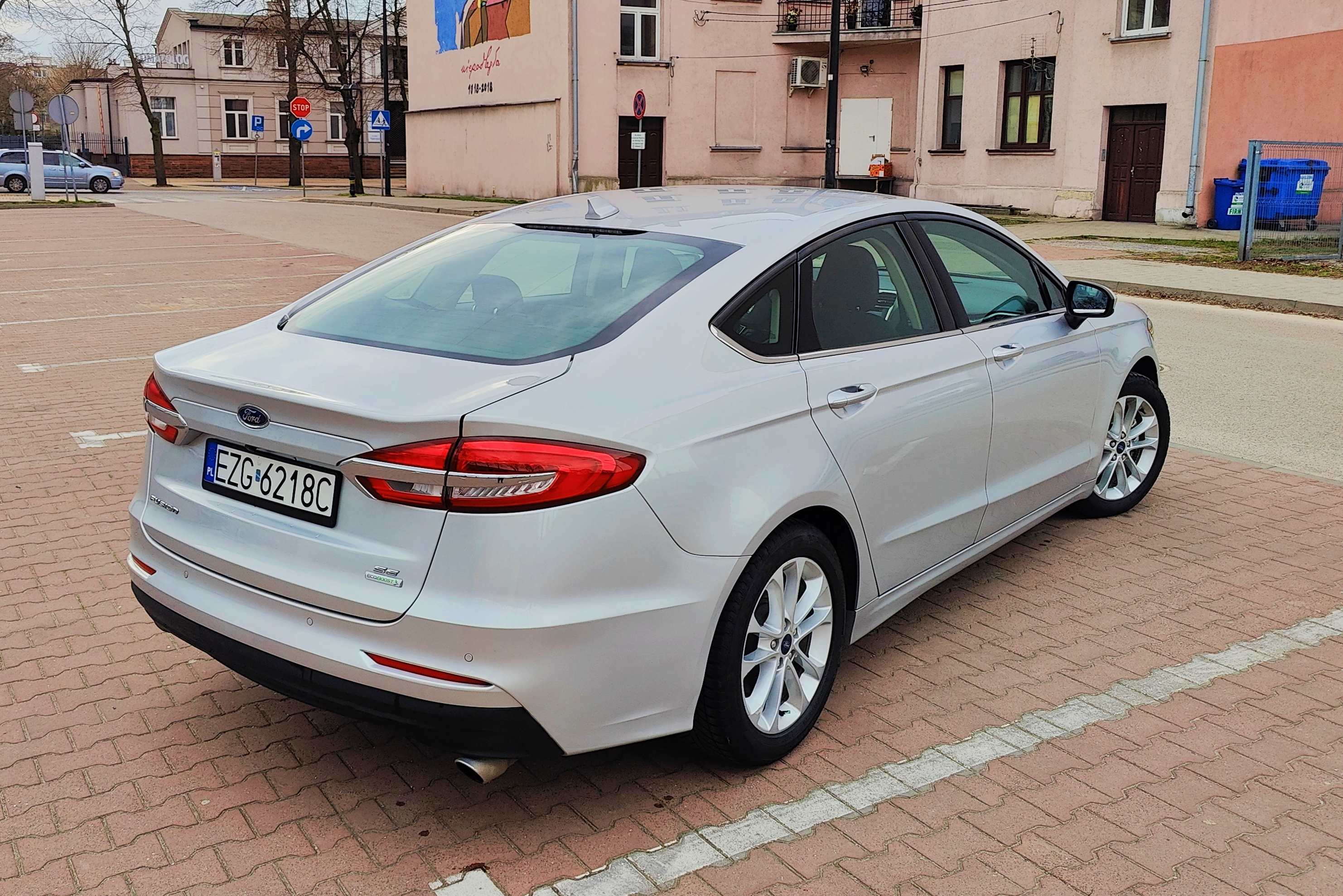 Ford Fusion - 4