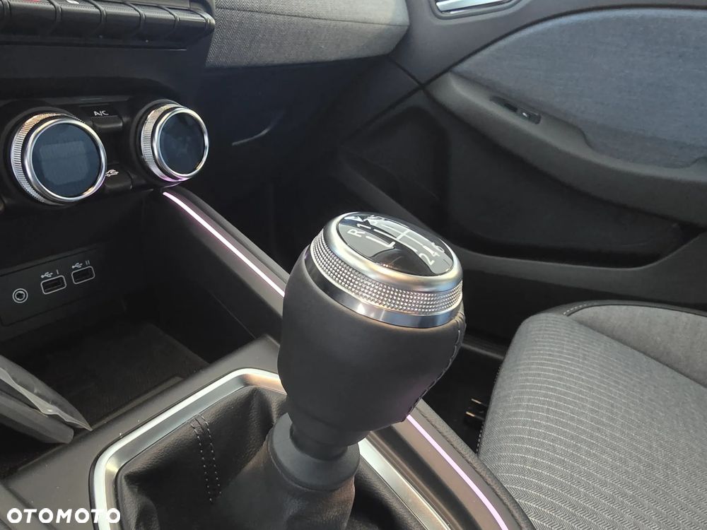 Renault Clio 1.0 TCe Techno - 24