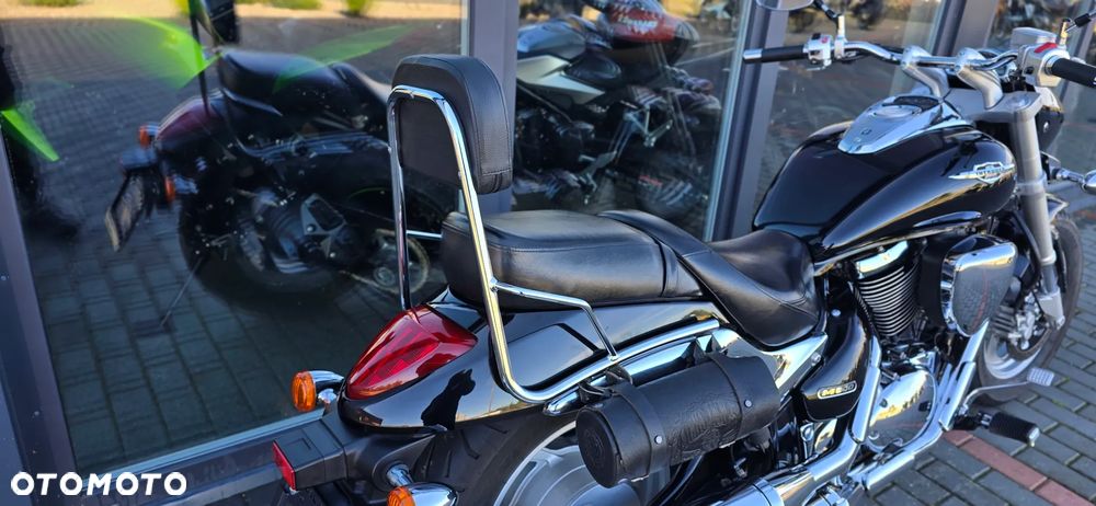 Suzuki Intruder - 18