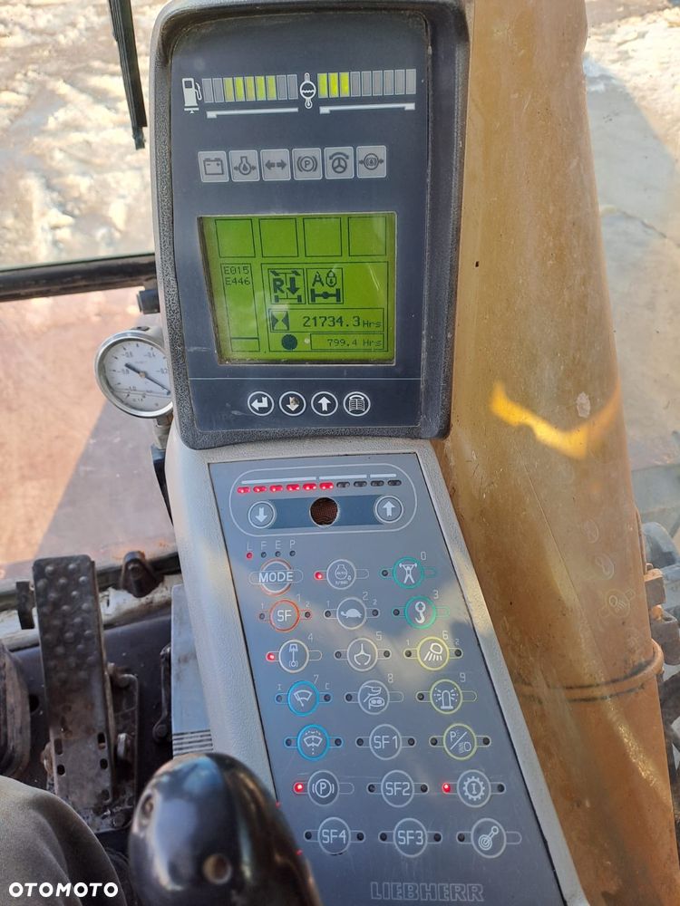 Liebherr A900B Litronic - 12