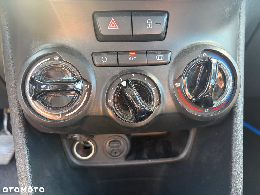 Peugeot 208 - 22