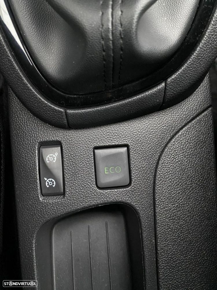 Renault Clio 0.9 TCe Limited Bi-Fuel - 26