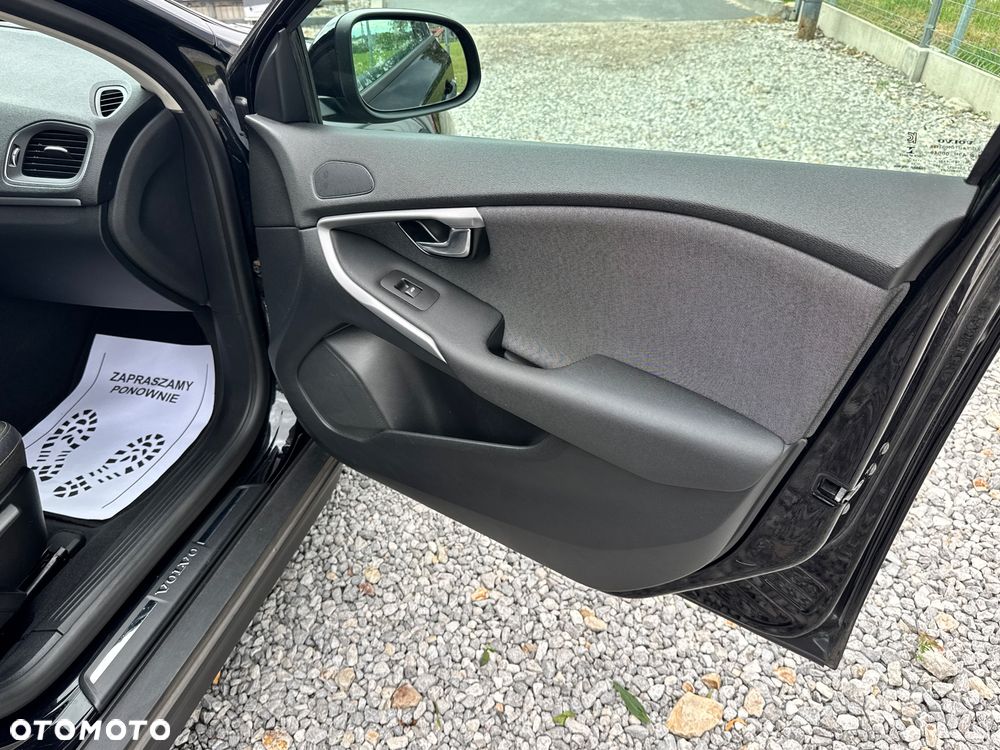 Volvo V40 D2 Momentum - 21