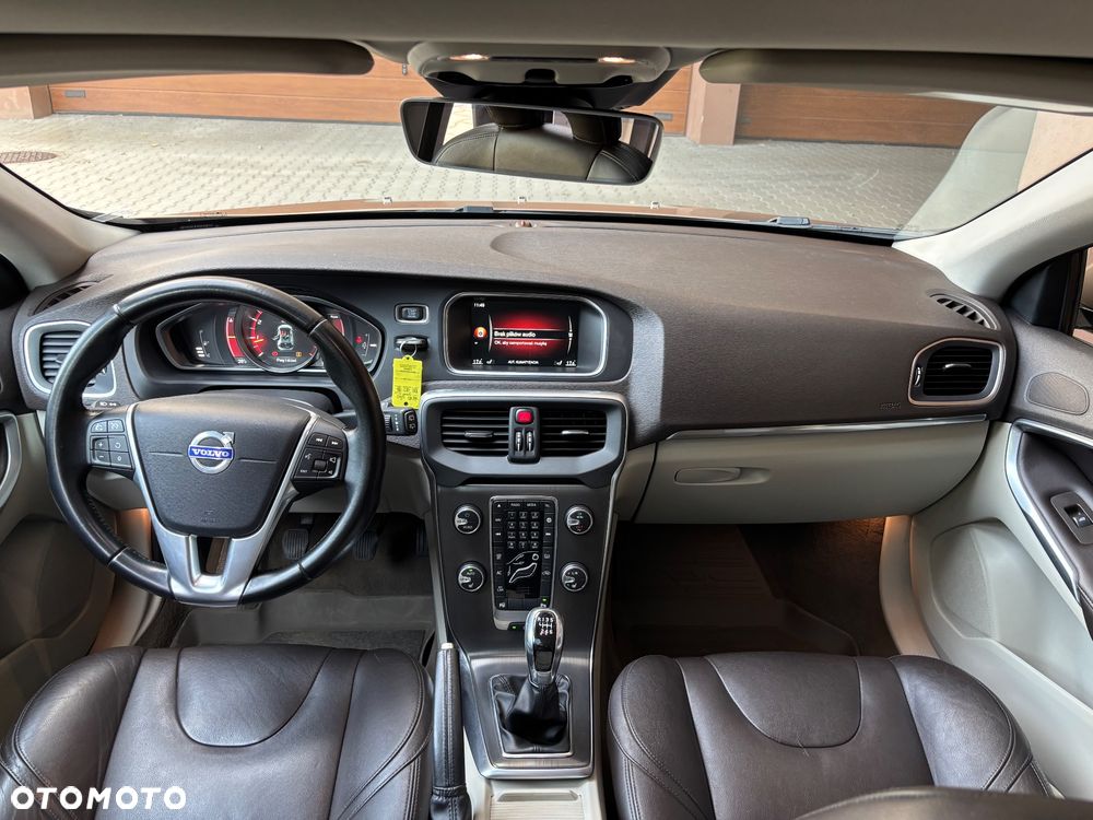 Volvo V40 T3 Summum - 11