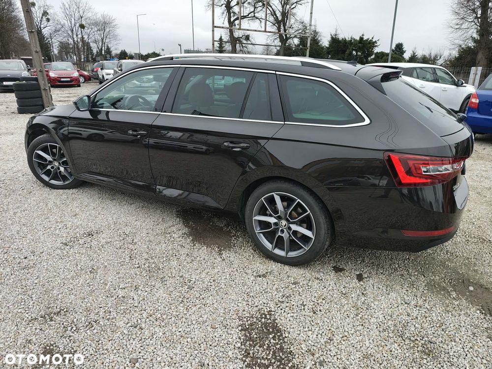 Skoda Superb 2.0 TDI DSG Premium Edition - 7