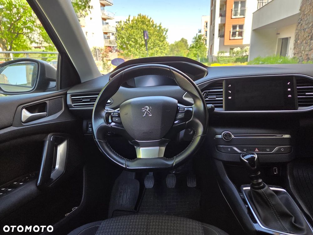 Peugeot 308 1.2 PureTech Allure Pack S&S - 9
