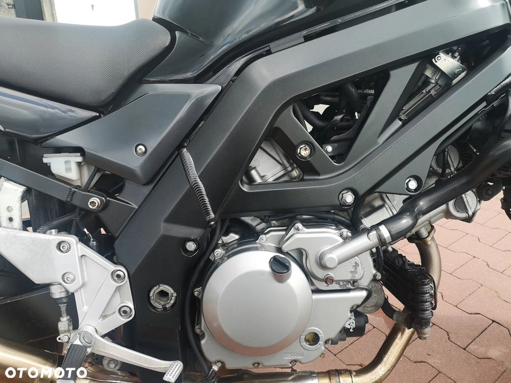 Suzuki SV - 12