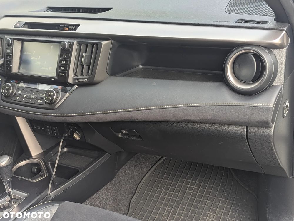 Toyota RAV4 Hybrid Premium 4x2 - 11