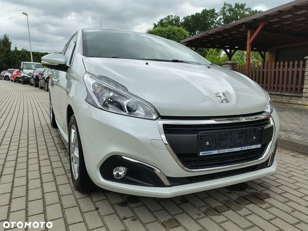 Peugeot 208 - 16