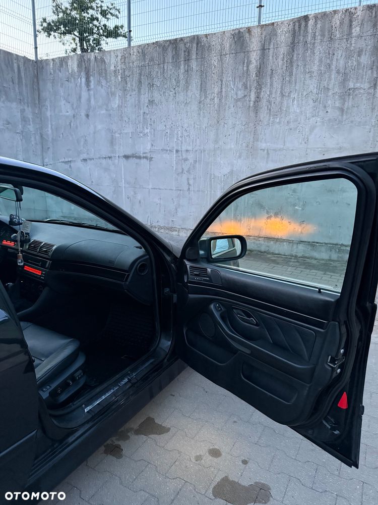 BMW Seria 5 - 24