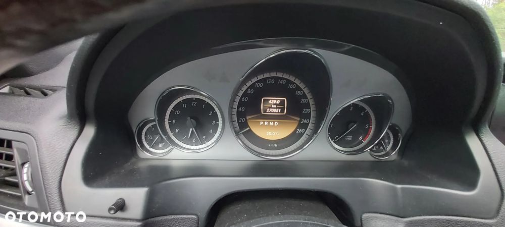 Mercedes-Benz Klasa E 220 CDI DPF Cabrio BlueEFFICIENCY Automatik Elegance - 19