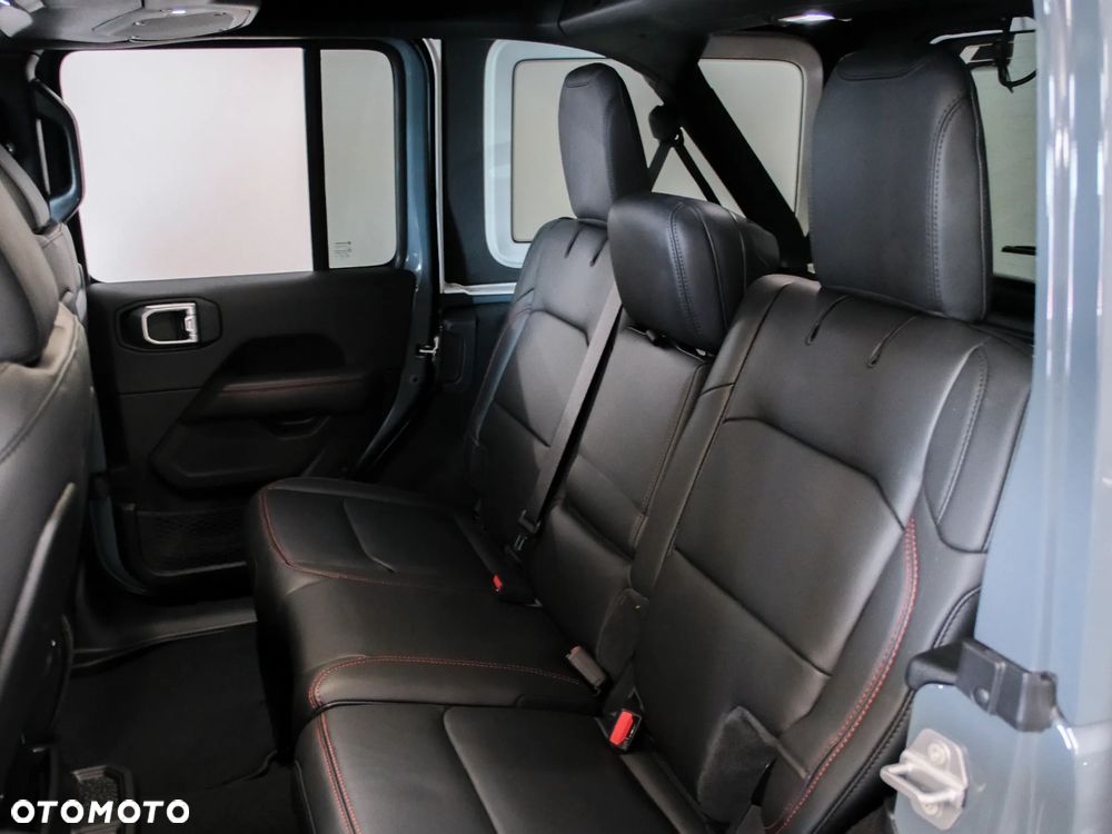 Jeep Wrangler - 34