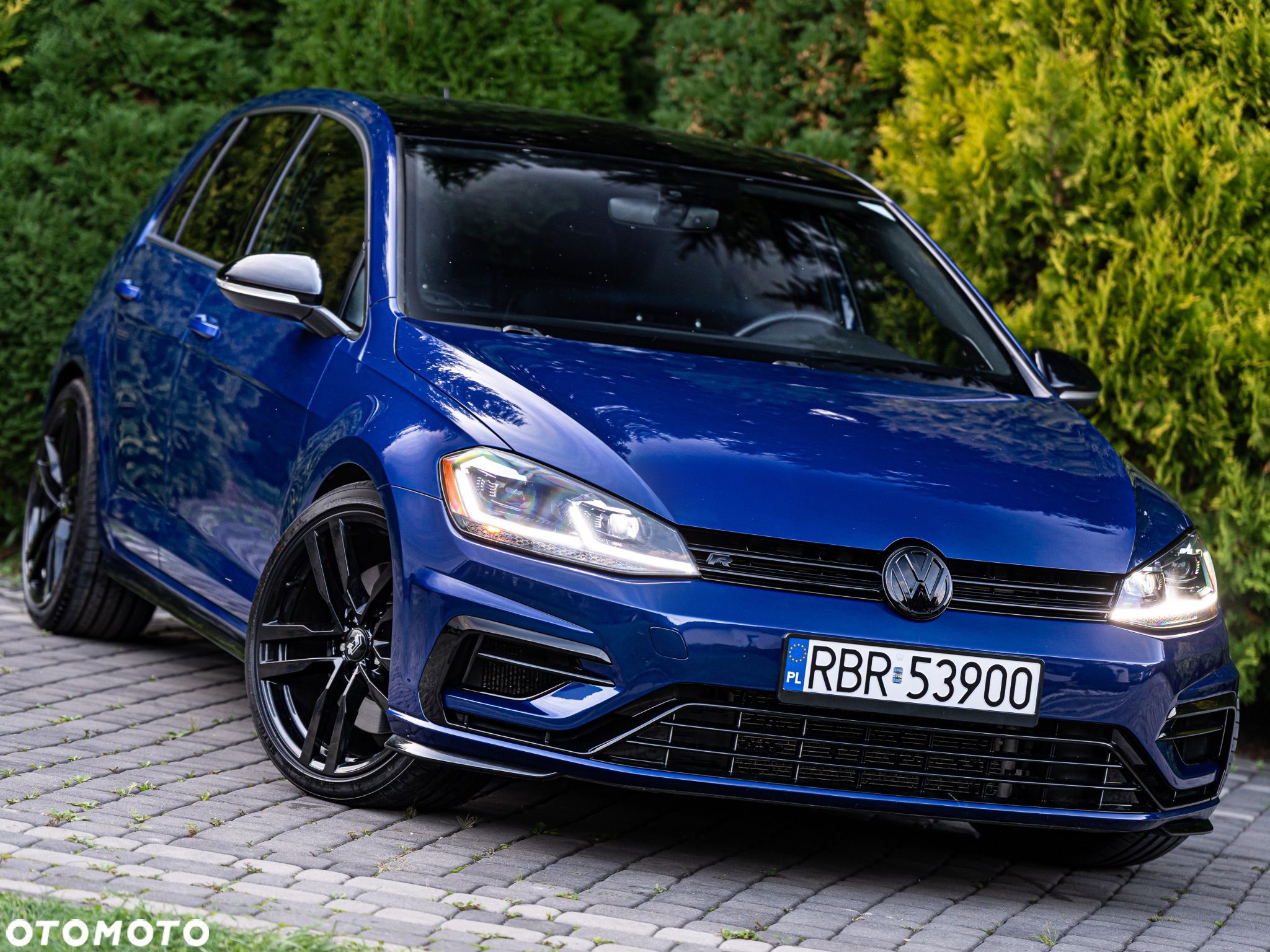 Volkswagen Golf - 1