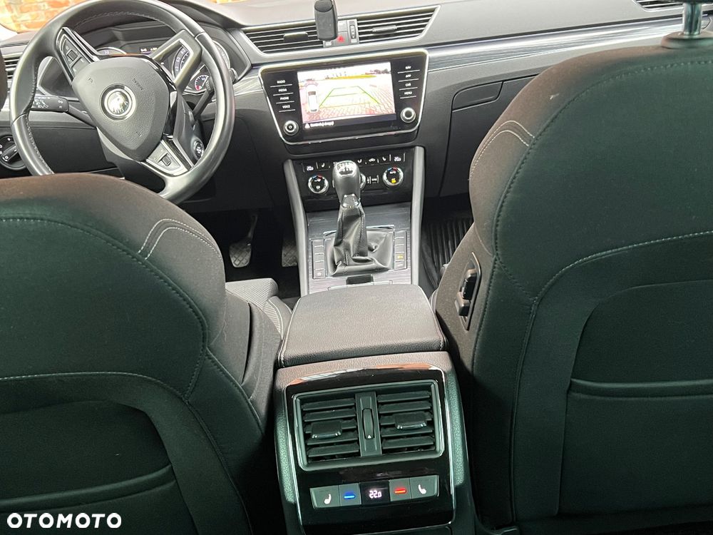 Skoda Superb 2.0 TDI SCR Style - 25