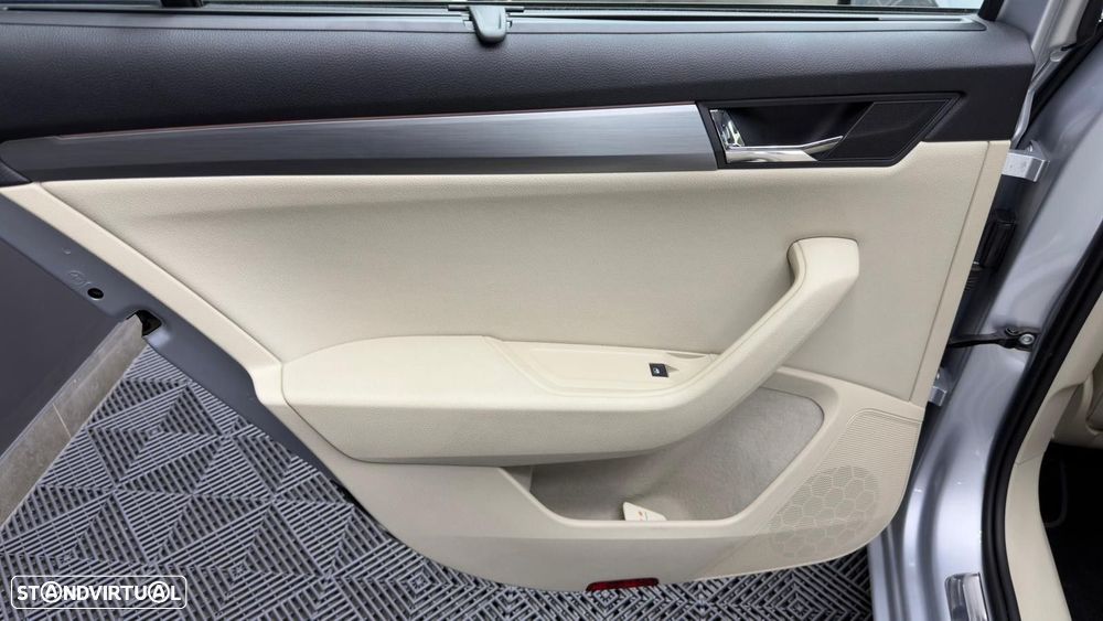 Skoda Superb Break 2.0 TDI Style DSG - 40