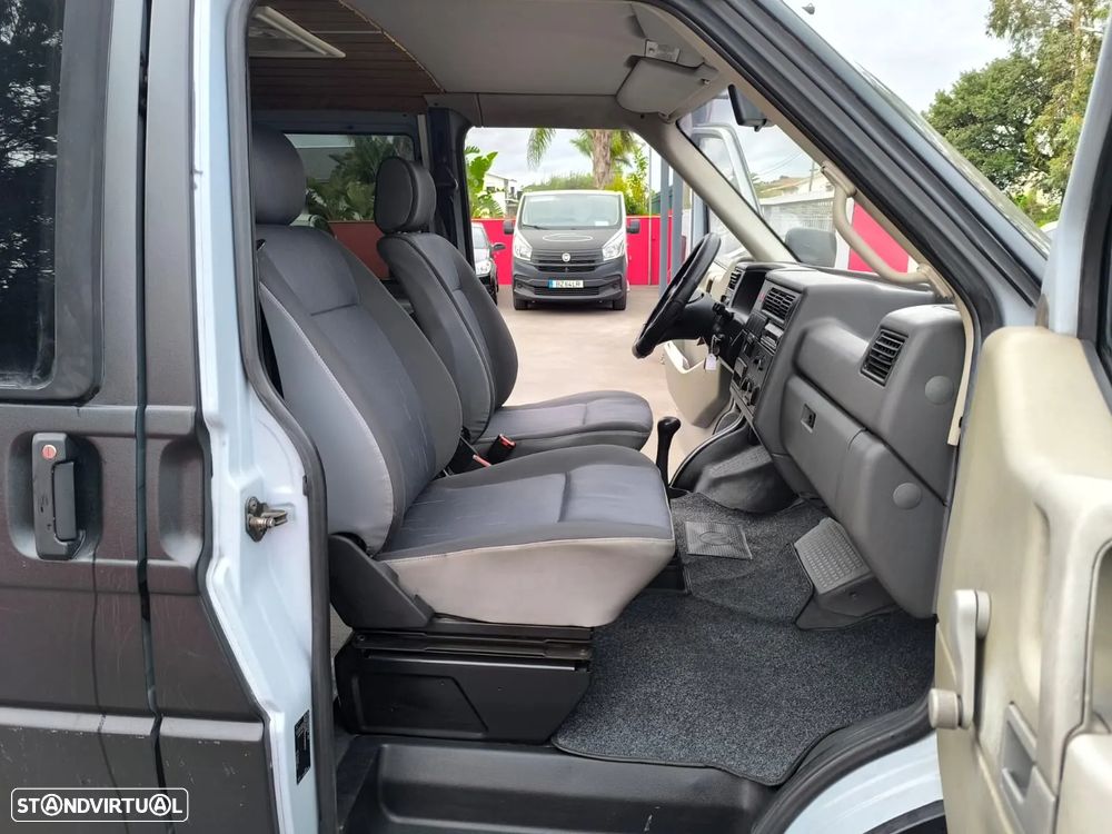 VW Transporter 2.4 D Kombi Sp. - 13