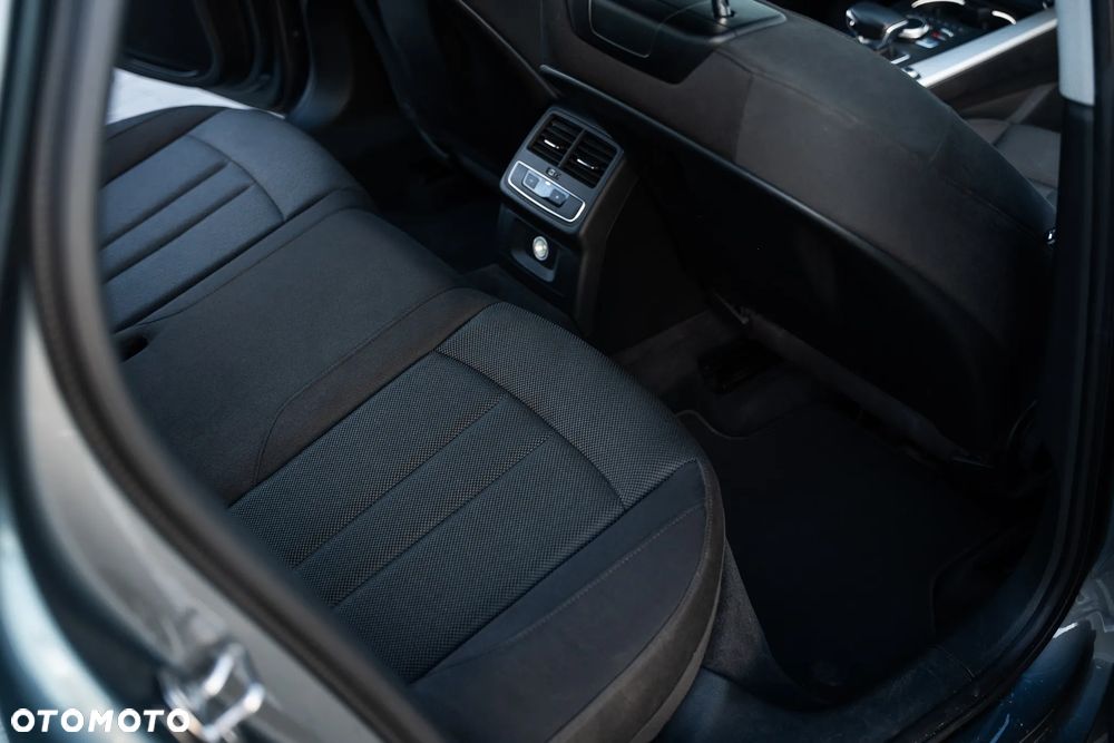 Audi A4 Limousine 35 TFSI mHEV S Line S tronic - 20