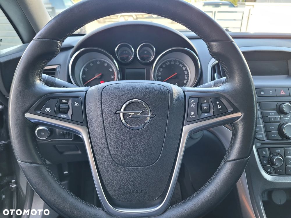 Opel Astra 1.6 Turbo - 27