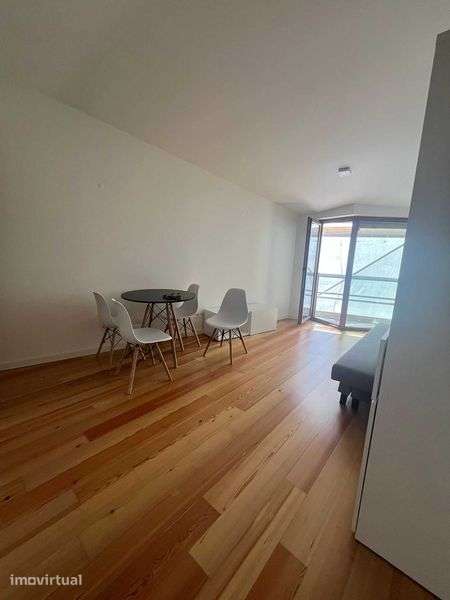 T1 Novo e Totalmente Equipado - Largo do Priorado (Porto) - Grande imagem: 4/10