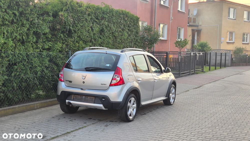Dacia Sandero Stepway 1.6 - 4