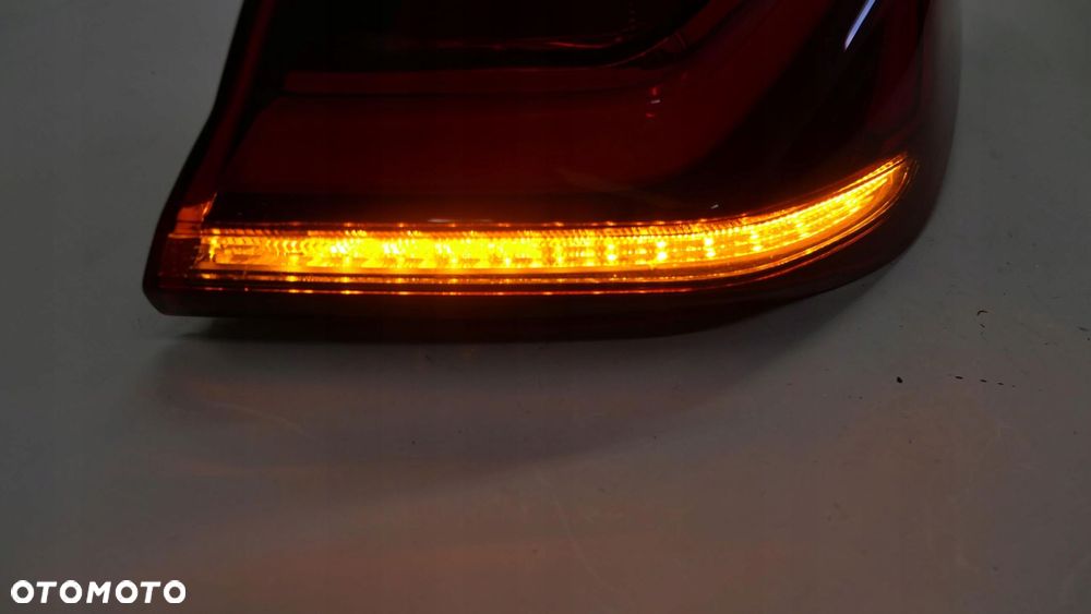 bmw f40 lampa prawy tył prawa tylna w błotnik 7450644 - 7