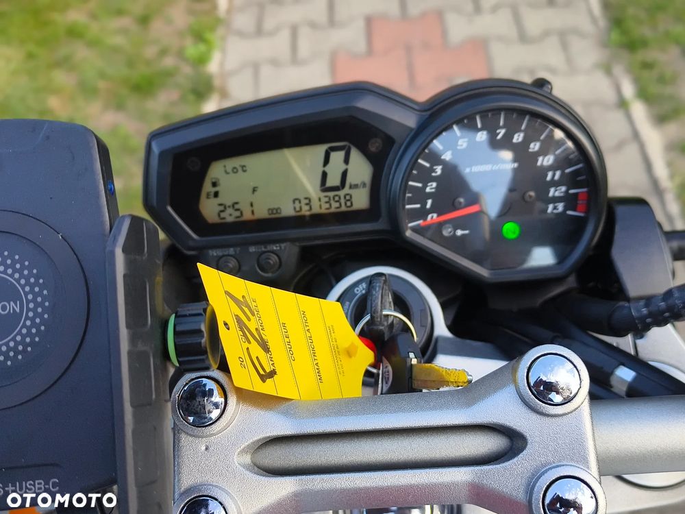 Yamaha FZ - 33