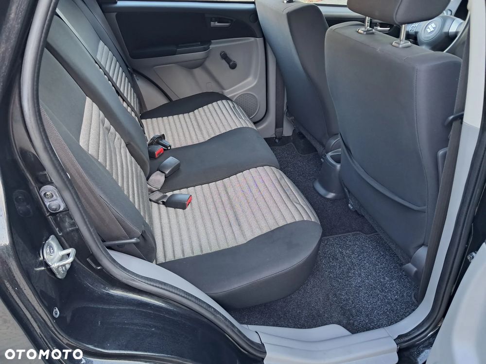 Suzuki SX4 - 18