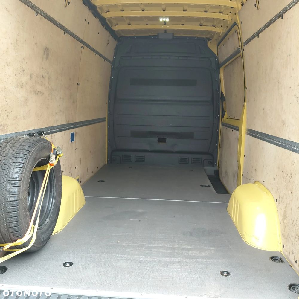 Mercedes-Benz Sprinter - 11