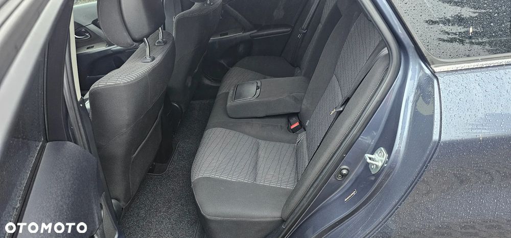 Toyota Avensis 2.0 D-4D 2010 - 6