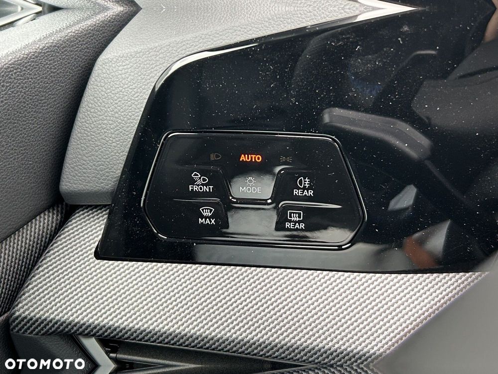 Volkswagen Golf - 26