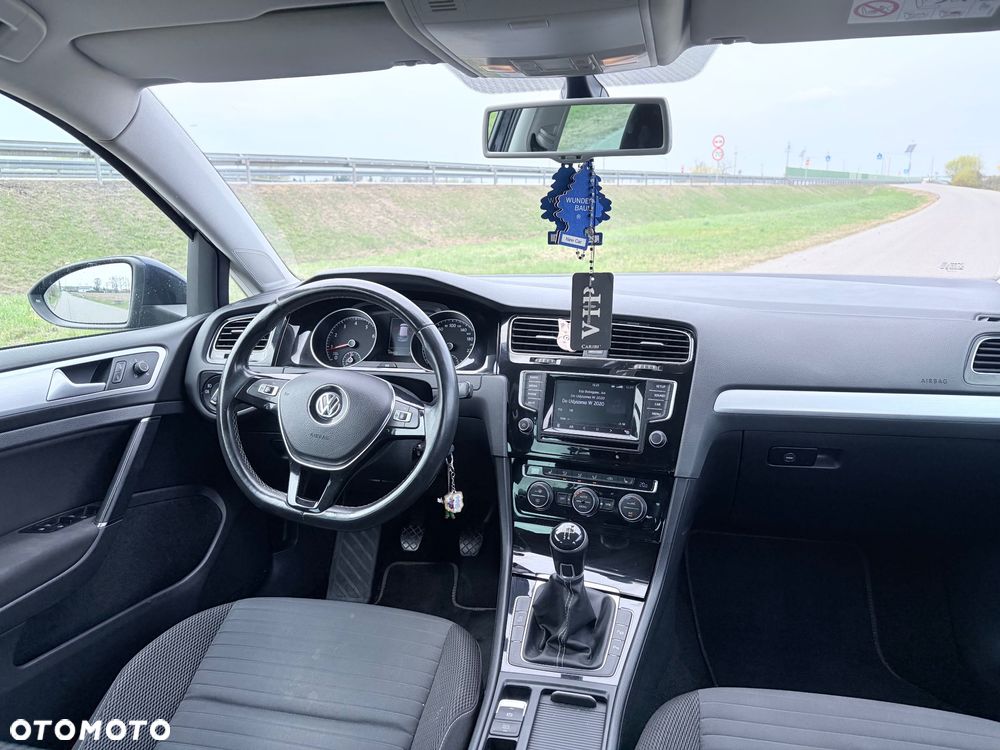 Volkswagen Golf - 14