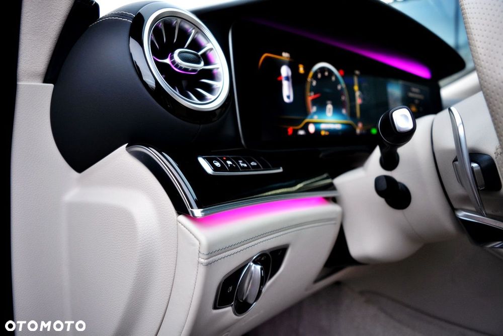 Mercedes-Benz AMG GT 43 4Matic+ Speedshift TCT 9G - 38