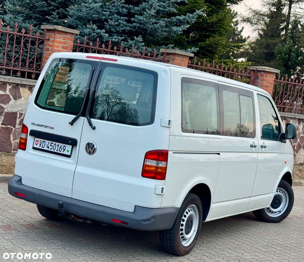 Volkswagen Caravelle - 9
