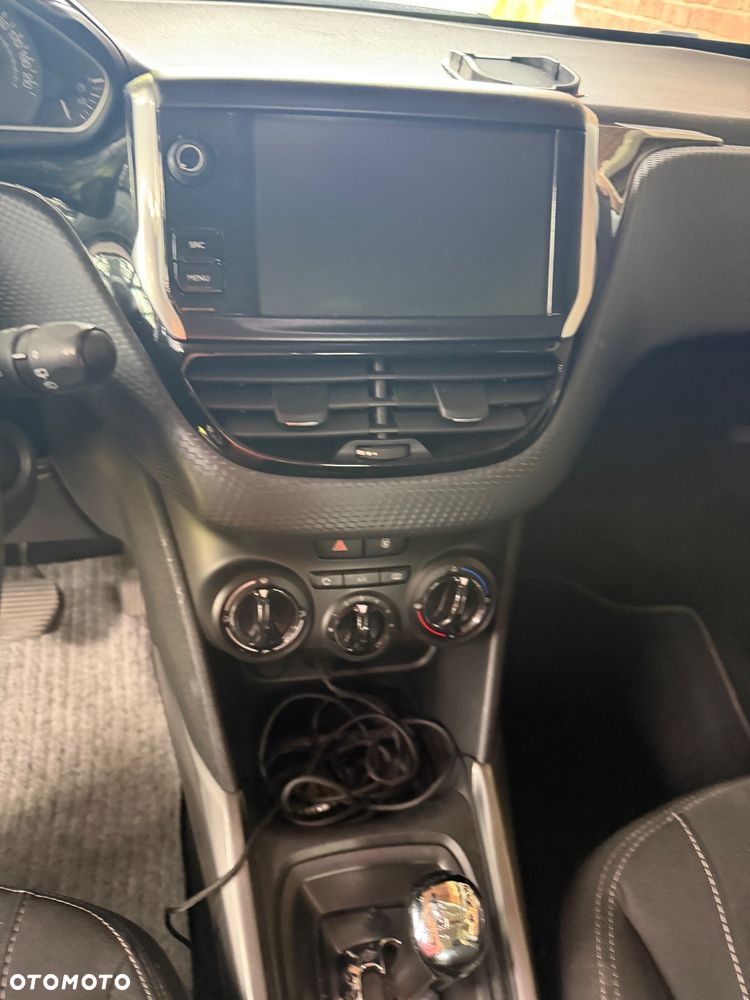 Peugeot 2008 - 7
