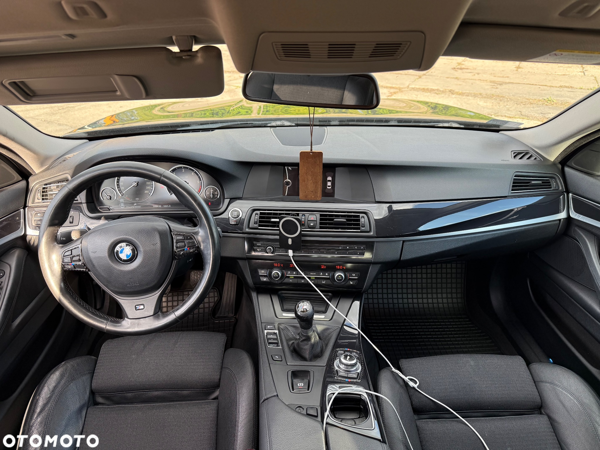 BMW Seria 5 520d - 13