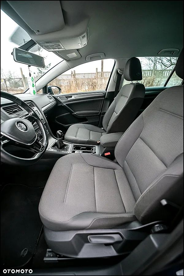 Volkswagen Golf - 31