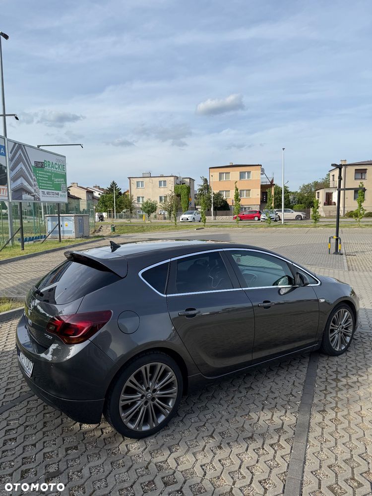 Opel Astra 1.6 Turbo Innovation - 4