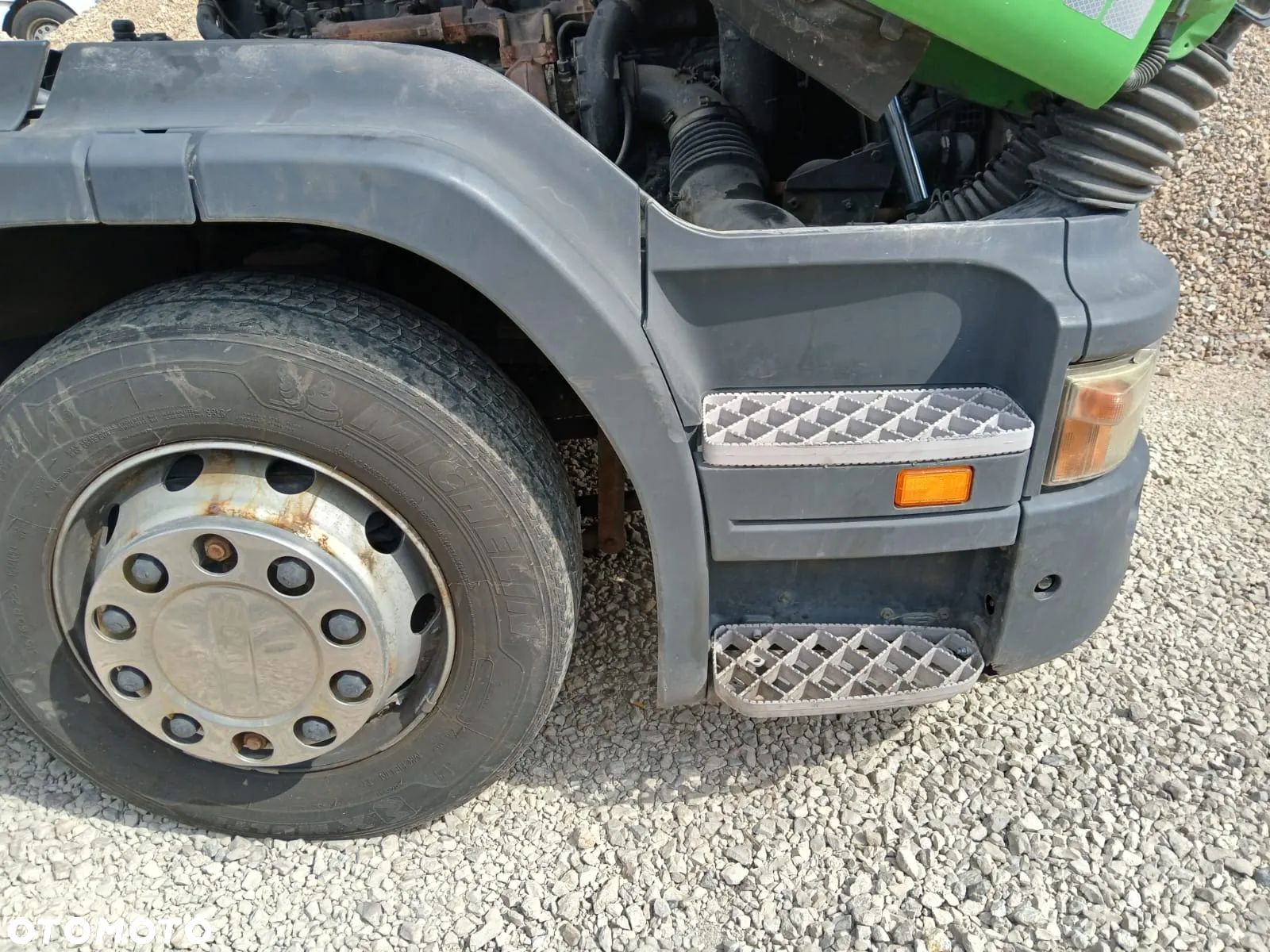 STOPIEŃ STOPNICA SCHODKI PRAWY PRZÓD SCANIA R - 1