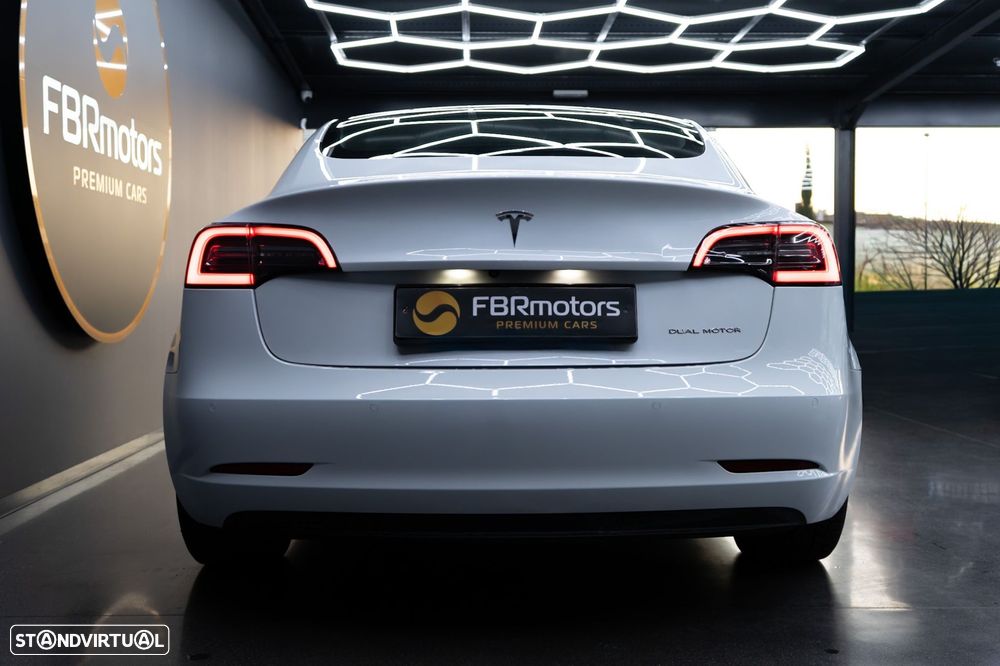 Tesla Model 3 Long-Range Dual Motor AWD - 4