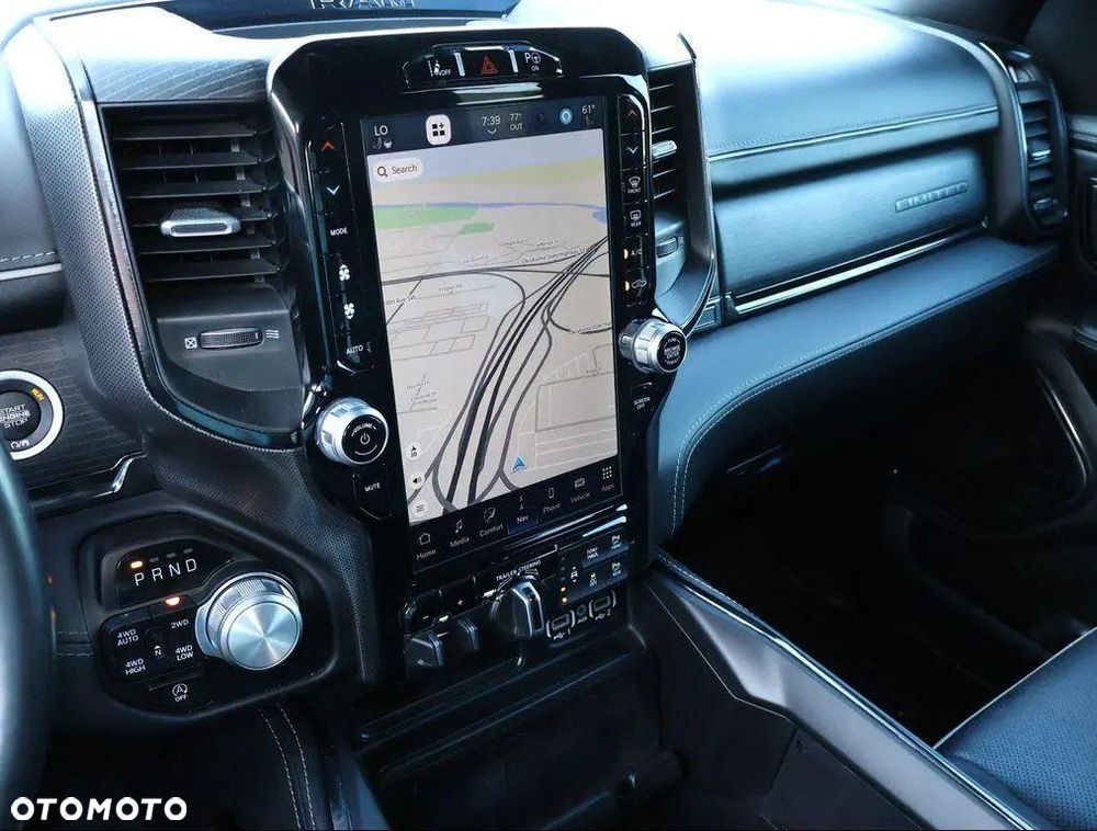 RAM 1500 Crew Cab Shortbed Limited - 17